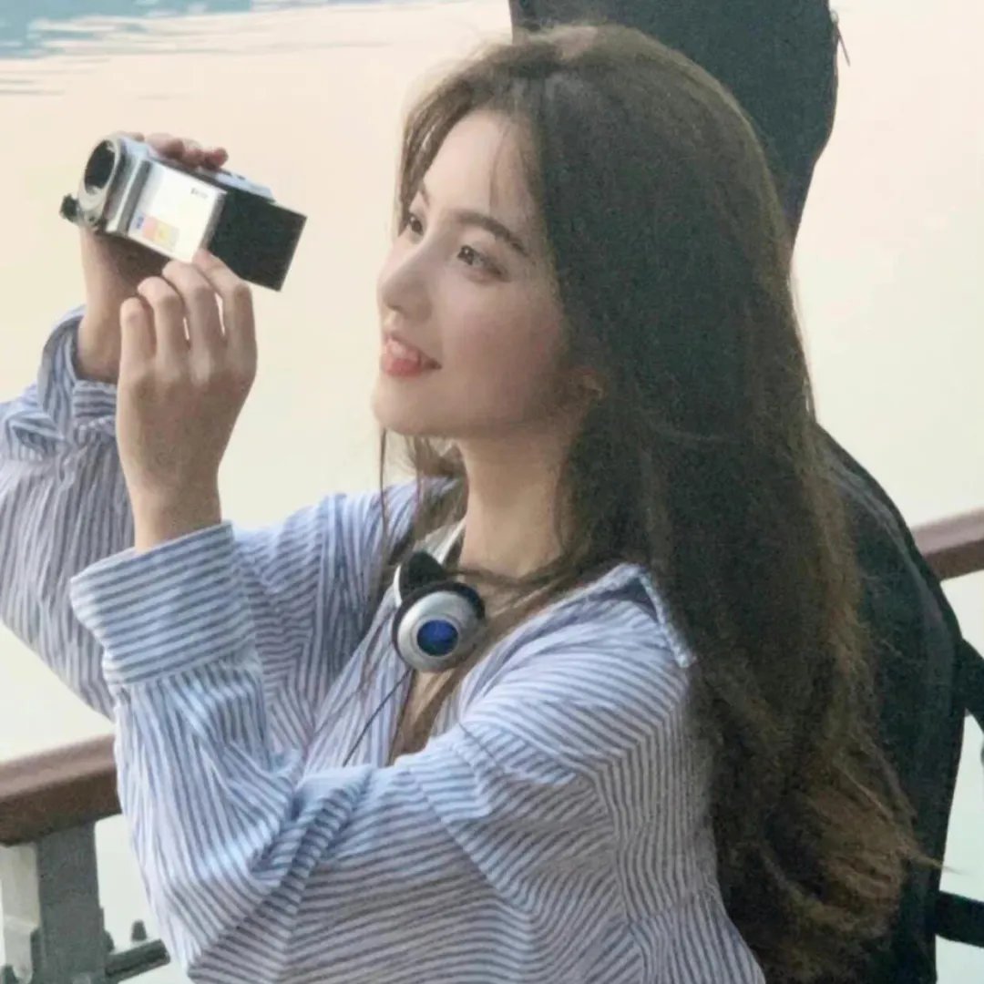 花落莺啼春 海报